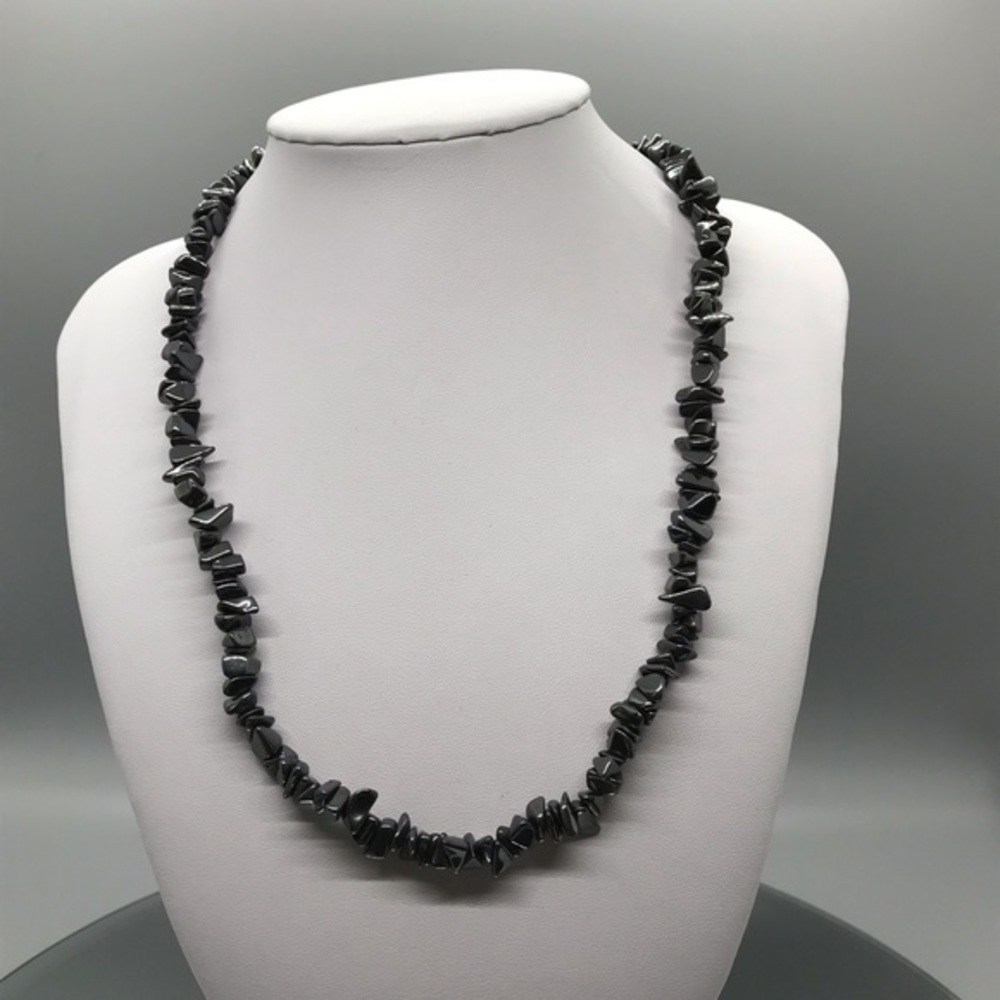 Beautiful Hematite Necklace 18” w screw clasp